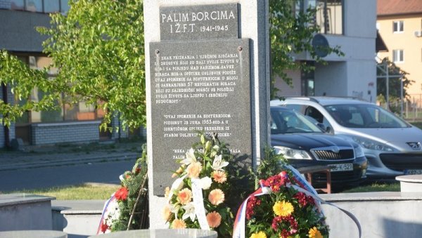 ВЕНЦИ УЗ ЗНАК ЗАХВАЛНОСТИ: Почаст жртвама фашистичког терора у Угљевику (ФОТО)