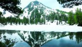БИСЕР ПРОКЛЕТИЈА ЈОШ ОКОВАН ЛЕДОМ: Први пут после 2006. године прелепо Хридско језеро залеђено готово осам месеци