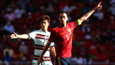 ZAVRŠETAK JEDNE ERE! Legendarni fudbaler Barselone i Španije najavio kraj karijere (VIDEO)