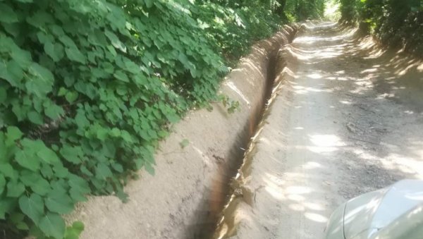 НА ОСНОВУ АНОНИМНЕ ПРИЈАВЕ: Откривена нелегална водоводна мрежа у Петроварадину