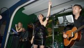 ЕМИНА ЉУЉАЛА СПЛАВ: Популарна певачица обрадовала Београђане