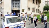 ČEKANJE SATIMA U REDU ZA PASOŠ: Ispred policijskih stanica gužve zbog povećanog broja zahteva za izdavanje ličnih dokumenata