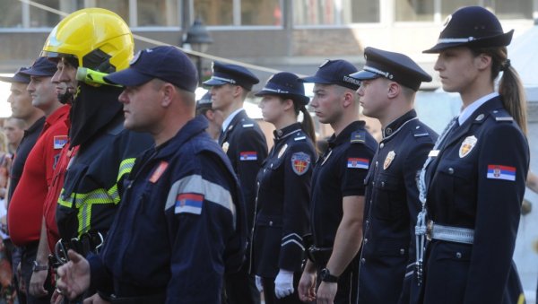 СУТРА ВЕЛИКА СВЕЧАНОСТ ПОВОДОМ ДАНА МУП СРБИЈЕ: У строју више од 2.000 полицајаца