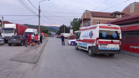 DIM KULJA IZ FABRIKE ORUŽJA: Prvi snimci iz Čačka - napeto na ulicama, nema informacija o povređenima (FOTO/VIDEO)