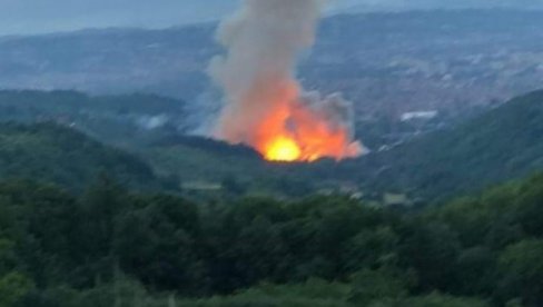 POŽAR U ČAČKU SE ŠIRI NA RASTINJE: Četiri ekipe vatrogasaca na terenu, u toku evakuacija ljudi