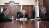 PUTINOVI ADUTI ZA TRIJUMF: Šojgu i Lavrov su tu, ali ne i Medvedev koji treba da ostane na čelu Jedinstvene Rusije