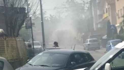 ШТА СЕ ДЕСИЛО НА ЛИНИЈИ 79? Путници осетили дим и изјурили из аутобуса