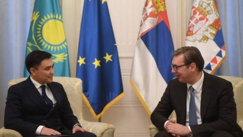 OPROŠTAJNA POSETA: Vučić sa odlazećim ambasadorom Kazahstana (FOTO)