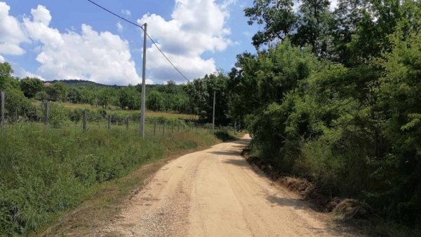 ИЗ БУЏЕТА 46 МИЛИОНА: Уређење некатегорисаних путева у општини Кнић