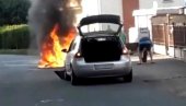 СТРАШНА СЦЕНА У СРЕМЧИЦИ: Мотор се закуцао у аутомобил, па потпуно изгорео!