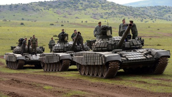 СРПСКИ ОКЛОП: Обука војника генерације март 2022 на тенковима Т-72 МС (ФОТО)