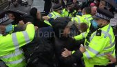 HAOS NA ULICAMA LONDONA: Protest zbog odloženog ukidanja mera ( VIDEO)