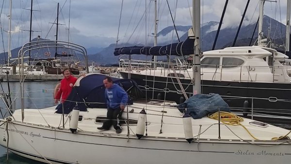 ЈЕДРЕЊАКОМ ОБИЛАЗЕ СВЕТ: Лида и Саша Павлов, брачни пар из Москве, усидрени у барској марини