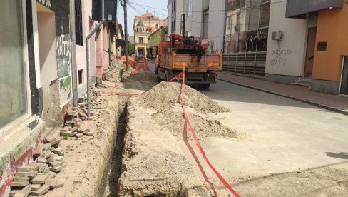 RADOVI U CENTRU: Otežan saobraćaj u Zrenjaninu zbog rekonstrukcije glavne gradske ulice
