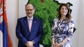 KNJIGA KAO VODIČ: Tatjana Matić poklonila meksičkom ambasadoru štivo za upoznavanje Srbije