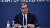 KRIV SAM I ZATO ŠTO JE VRUĆINA: Apsurdne optužbe na račun predsednika Vučića