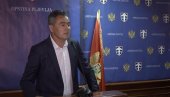 ТРОБОЈКА У ПЉЕВЉИМА: Лекић апелује да се на зграду Општине врати стара застава