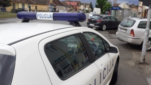 POLICIJA PREGLEDALA AUTOMOBIL NA AUTO-PUTU: Pronašli 400 kutija leka flormidal