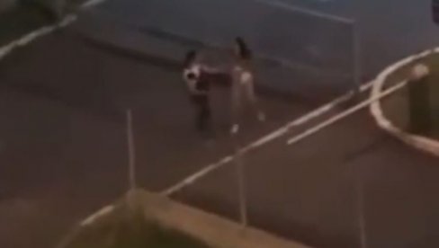 UHAPŠEN NASILNIK SA VOŽDOVCA: Šutnuo devojku, pa je ostavio da leži na asfaltu! (VIDEO)