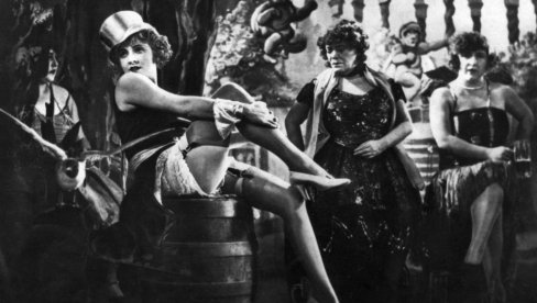 НЕОДОЉИВИ ШАРМ “ПЛАВОГ АНЂЕЛА”: Филмски свет обележава 120 година од рођења немачке глумице и холивудске диве Марлен Дитрих