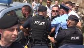 ХТЕО ДА СПРЕЧИ ХАПШЕЊЕ НА ГАЗИМЕСТАНУ: Покренута истрага против припадника полиције тзв. Косова, суспендовани је Србин