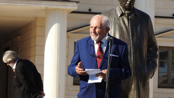 ДАНОЈЛИЋУ „ВЕЛИКА НАГРАДА ИВО АНДРИЋ“: На Видовданској свечаности у Андрићграду великом писцу престижно признање