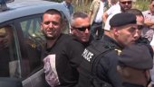 NOVOSTI SAZNAJU: Određeno zadržavanje Podgoričaninu koga su uhapsili batinaši lažne države Kosovo