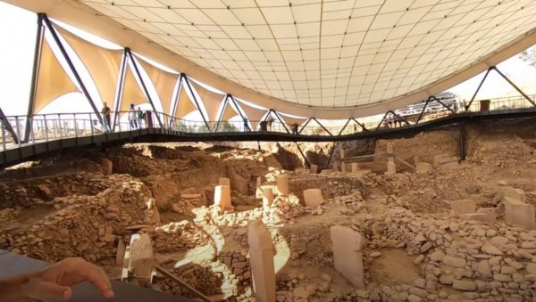 У ТУРСКОЈ ПРОНАЂЕНО 11 СВЕТСКИХ ЧУДА: Гoбеклитепе са објектима који су изграђени пре око 12.000 година (ФОТО/ВИДЕО)