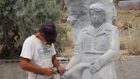 KAMENU VRAĆA DUŠU! Umetnik Željko Aleksić iz Trebinja stvara remek-dela
