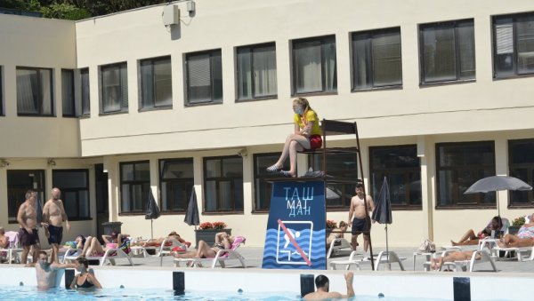НА БАЗЕН ОД 15. ЈУНА: Грађани престонице мораће да сачекају на купање у спортским центрима