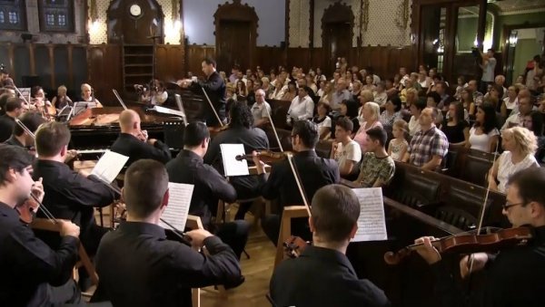 ПЕСМА ЗА ДЕЦУ СА АУТИЗМОМ: Суботичка филхармонија припрема хуманитарни концерт