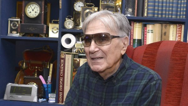 АЦИНО НАСЛЕЂЕ ЗА СВА ВРЕМЕНА: У Београду одржана модна ревија у част покојног креатора Александра Јоксимовића (ФОТО)