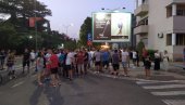 PROTESTI U PODGORICI: Narod traži puštanje Rista Jovanovića - Ostajemo tu do zore!