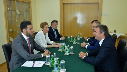 ŠKOLARIJADA U SRBIJI: Sastanak Udovičića i generalnim sekretarom Međunarodne federacije za školski sport