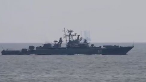 AMERIKANCI SNIMALI RUSE KAKO IZVODE VOJNE VEŽBE: Zapisi napravljeni sa američkog razarača u Crnom moru (VIDEO)