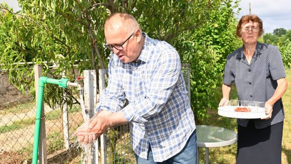 ВОДА СТИЖЕ ДО СВАКЕ КУЋЕ: Почела изградња последњих осам километара цевовода у обреновачким насељима