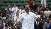 MEDVEDEV PREOKRETOM DO OSMINE FINALA:  Još jedna prepreka do duela s Federerom koji je postavio novi rekord gren slemova