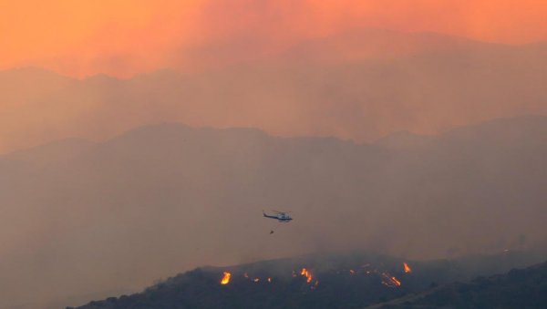 ГОРИ И НА КИПРУ: Велики број ватрогасаца се бори са ватреном стихијом