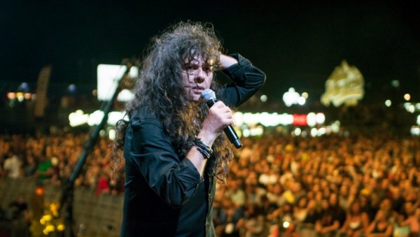 КОРОНА ЋЕ  И ДАЉЕ ДА  НАС ОМЕТА  И ОГРАЂУЈЕ: Вођа Кербера Горан Шепа Гале, за Новости, пред концерт на Калемегдану