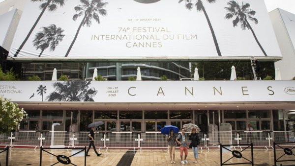 ПАЛМЕ ПОД СЕНКОМ КОРОНЕ: После једногодишње паузе од сутра се на светску сцену враћа Међународни филмски фестивал у Кану