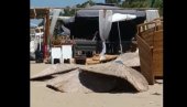SNIMCI NAKON TORNADA NA HALKIDIKIJU: Razorni vrtlog uništio plažu - ljudi izbezumljeni (VIDEO)