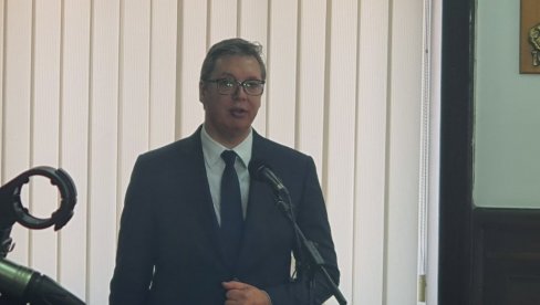 ВУЧИЋ О ИНДИЈЦИМА КОЈИ ДОЛАЗЕ У СРБИЈУ: Вакцинишемо их први дан по доласку у Београд