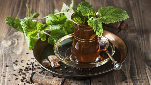 СА НАНОМ БЕЗ ИНФЕКЦИЈА: Чај који гаси жеђ и јача желудац и црева