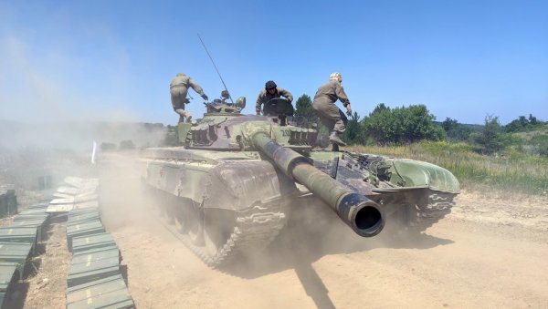СРПСКИ ТЕНКИСТИ НА ПАСУЉАНСКИМ ЛИВАДАМА: Овако изгледа последње “гланцање” пред Тенковски биатлон у Русији (ФОТО)