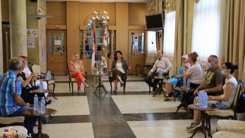 PRIJEM ZA NAJBOLJE: Čelnici grada Kragujevca sreli se sa članovima KUD „Jakov Petrović Bjedov“