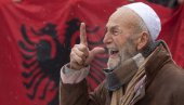 ЗВЕЦКАЊЕ ОРУЖЈЕМ: Како се Албанци спремају за упад на север Косова