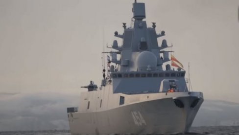 NE ČAČKAJTE MEDVEDA: Ruska fregata na manvrima dok američki ratni brodovi plove Crnim Morem