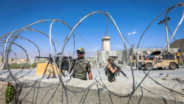 НОВИ КРАХ АМЕРИЧКОГ УТЕРИВАЊА ДЕМОКРАТИЈЕ: Шта чека Авганистан после потпуног пораза армије?  (ФОТО)