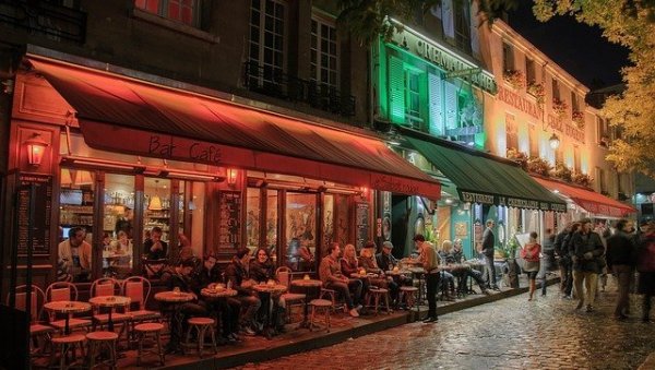 ПОСЛЕ 16 МЕСЕЦИ: У Паризу се поново чује музика из клубова