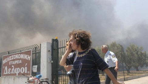 VATRENA STIHIJA U GRČKOJ: Proglašena područja veoma visokog rizika, za 24 sata izbilo čak 57 požara (FOTO)